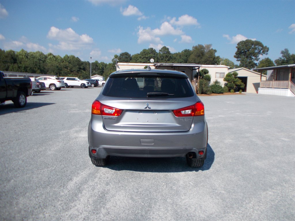 2017 Mitsubishi Outlander - $12,000