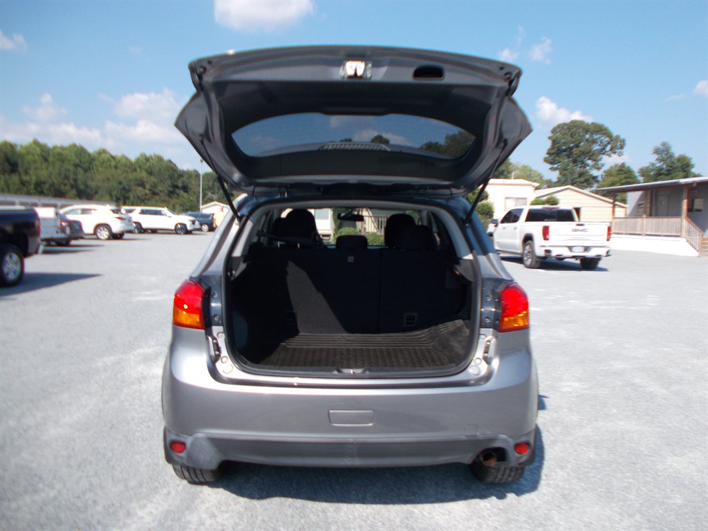 2017 Mitsubishi Outlander - $12,000