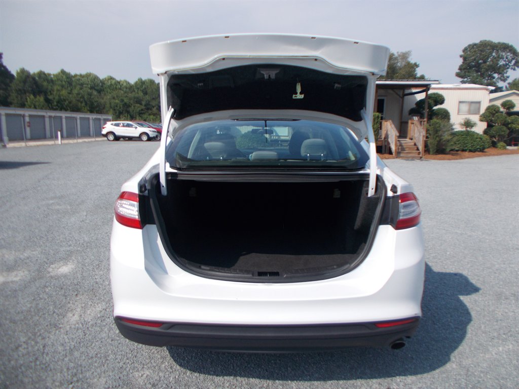 2016 Ford Fusion - $10,500