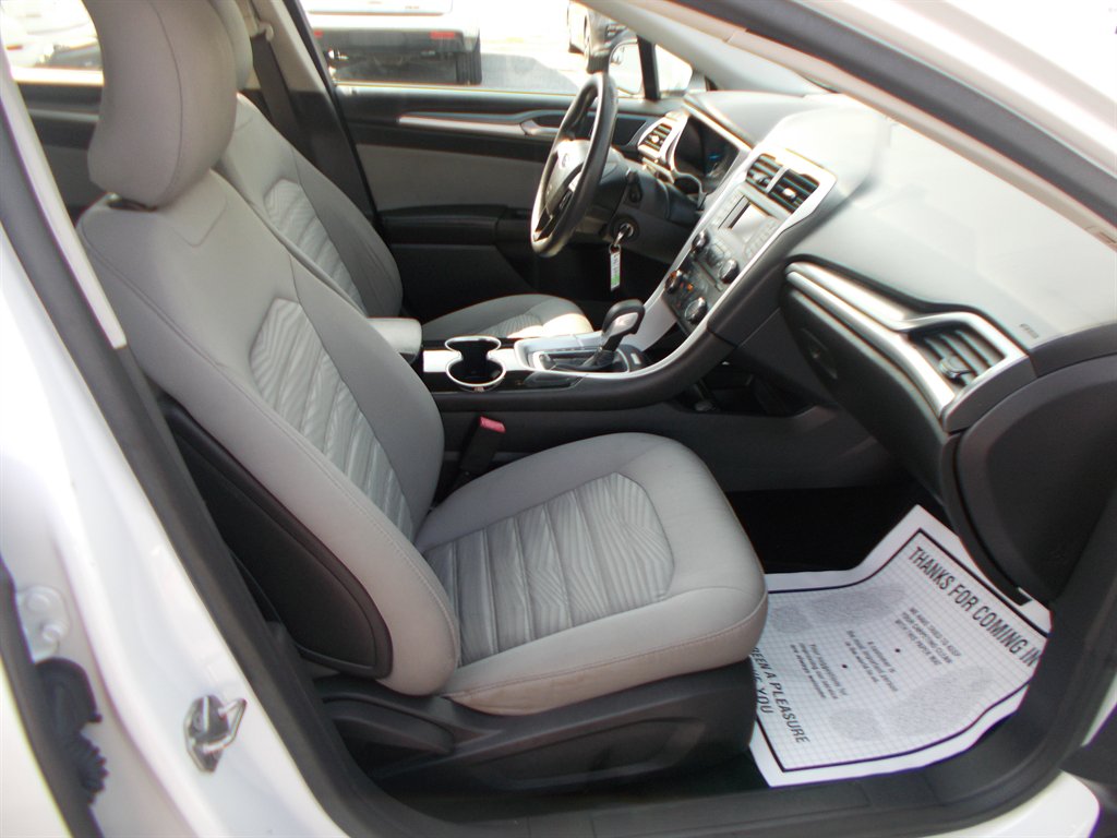 2016 Ford Fusion - $10,500