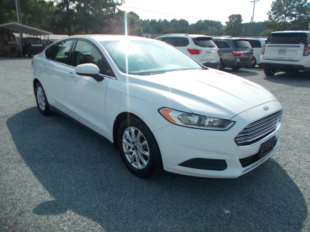 2016 Ford Fusion - $10,500