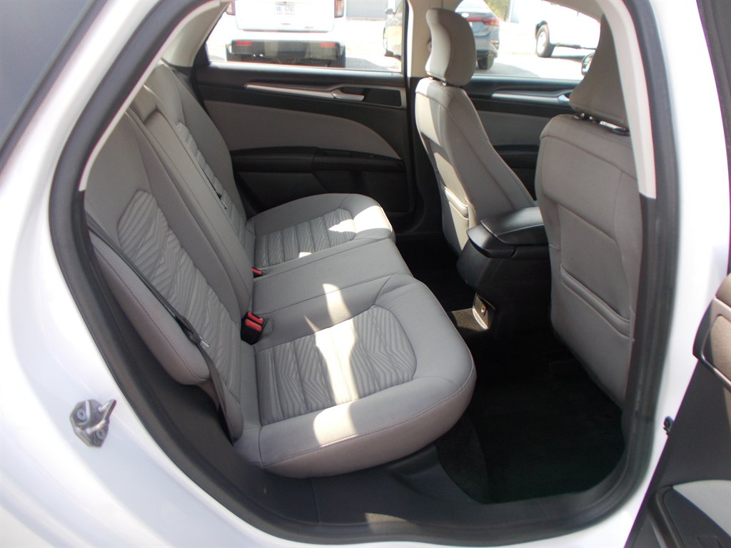 2016 Ford Fusion - $10,500