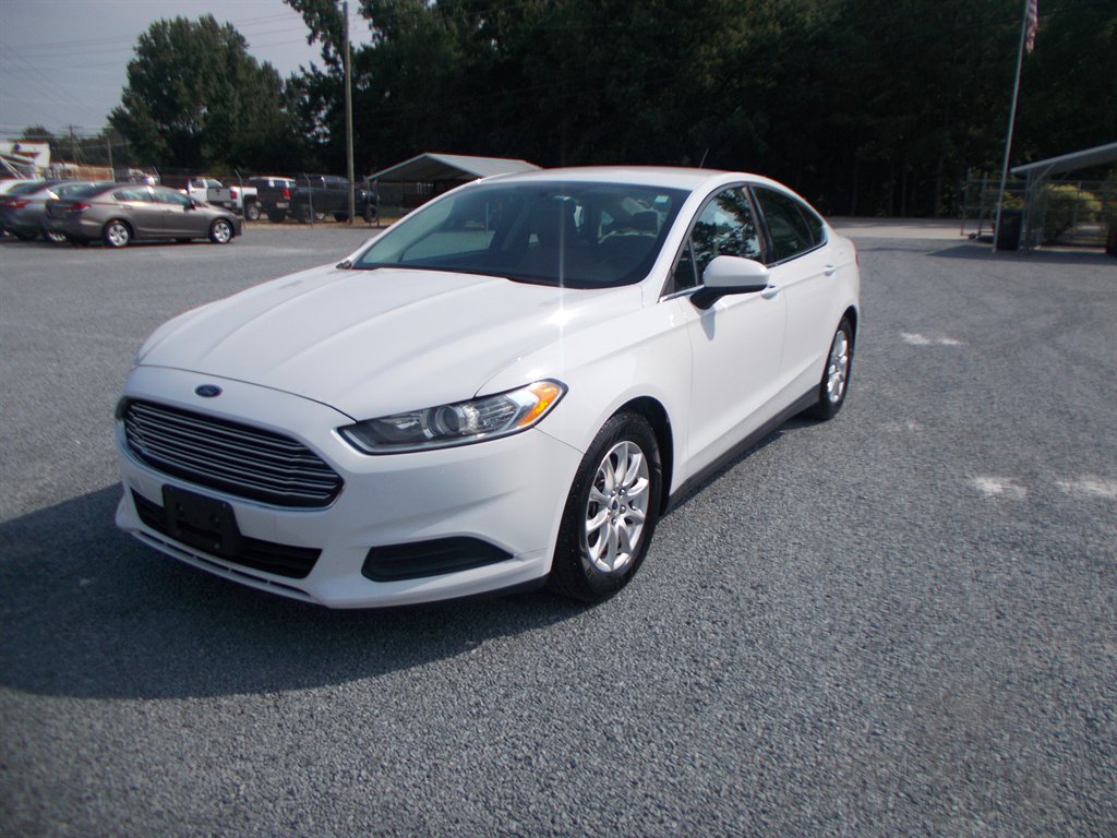 2016 Ford Fusion - $10,500