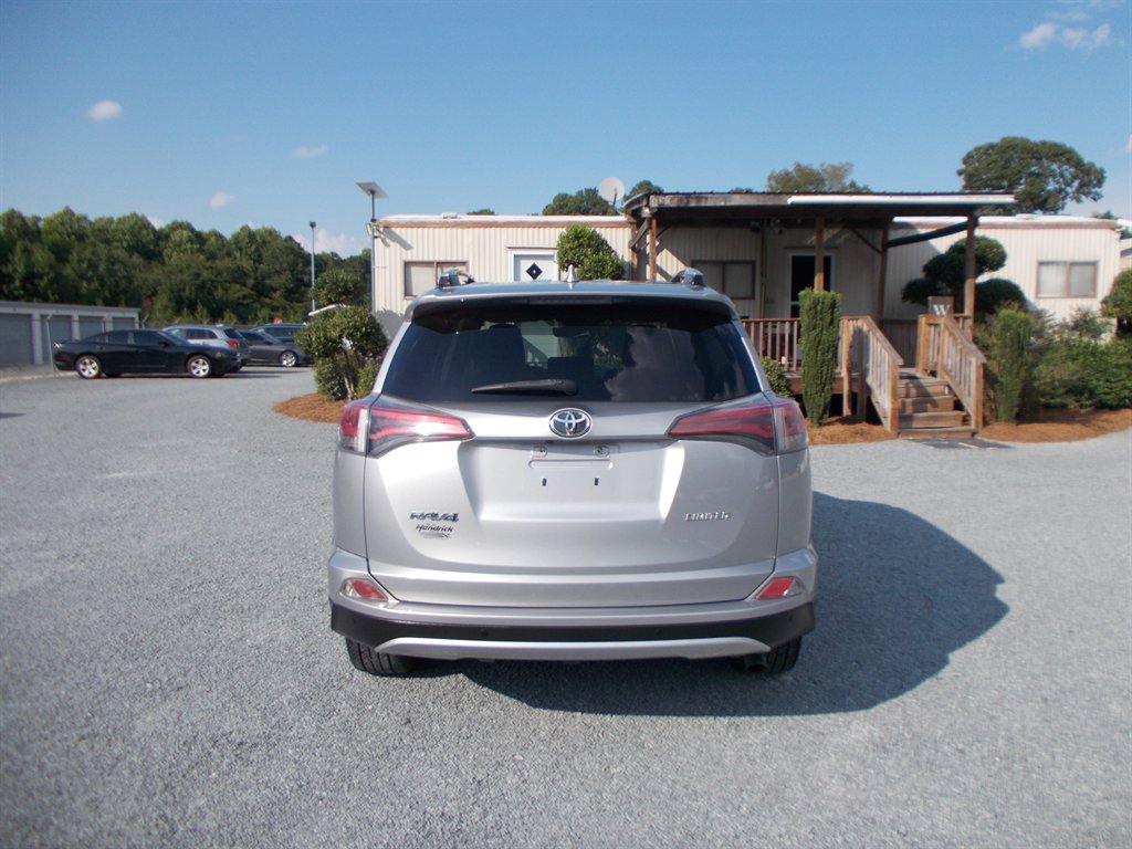 2016 Toyota RAV4 - $18,000
