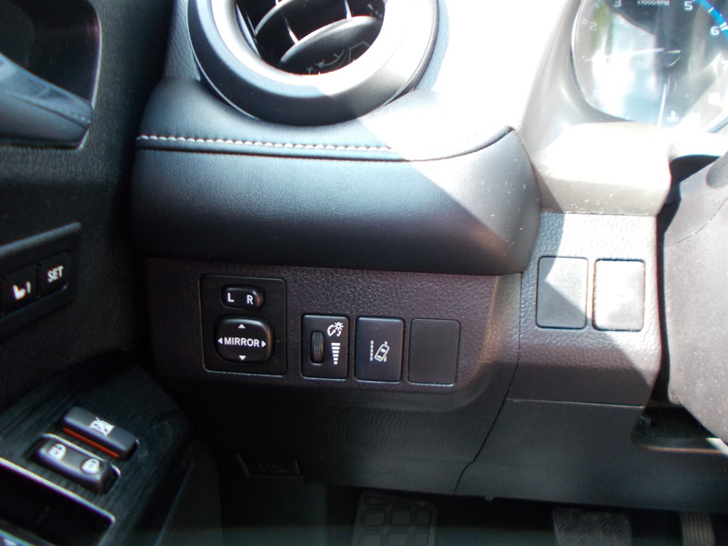 2016 Toyota RAV4 - $18,000