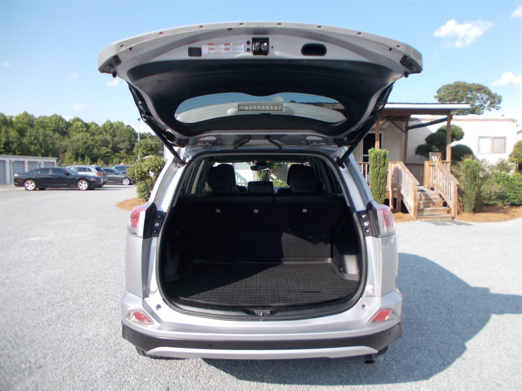 2016 Toyota RAV4 - $18,000