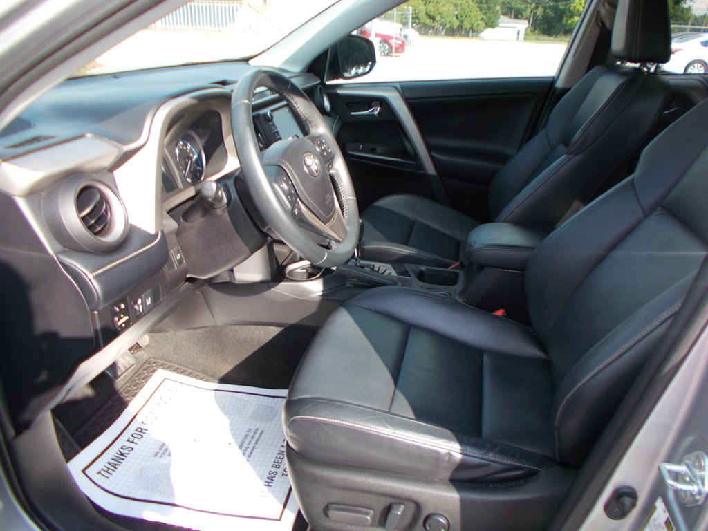 2016 Toyota RAV4 - $18,000