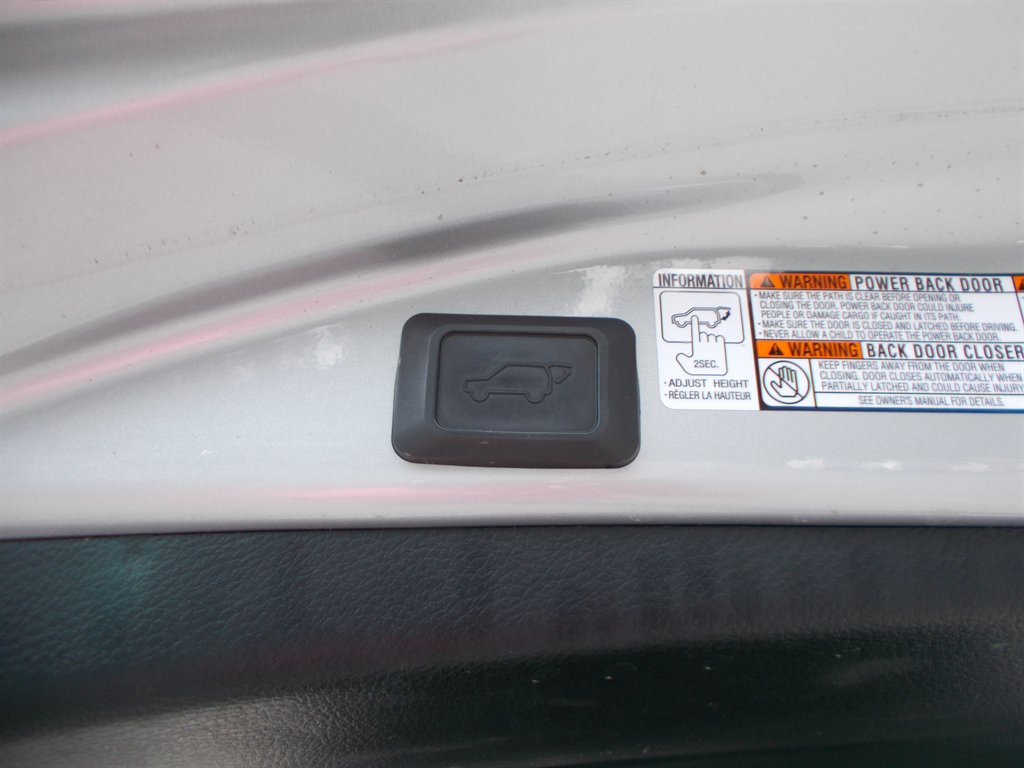 2016 Toyota RAV4 - $18,000