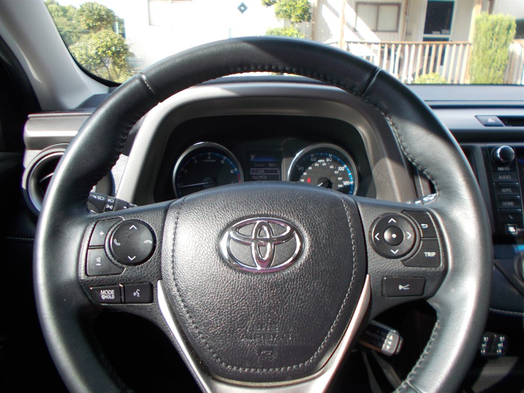 2016 Toyota RAV4 - $18,000