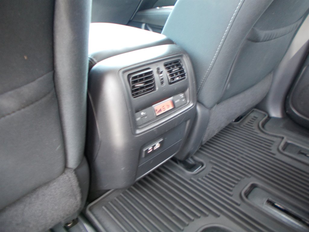 2019 Nissan Pathfinder - $12,000