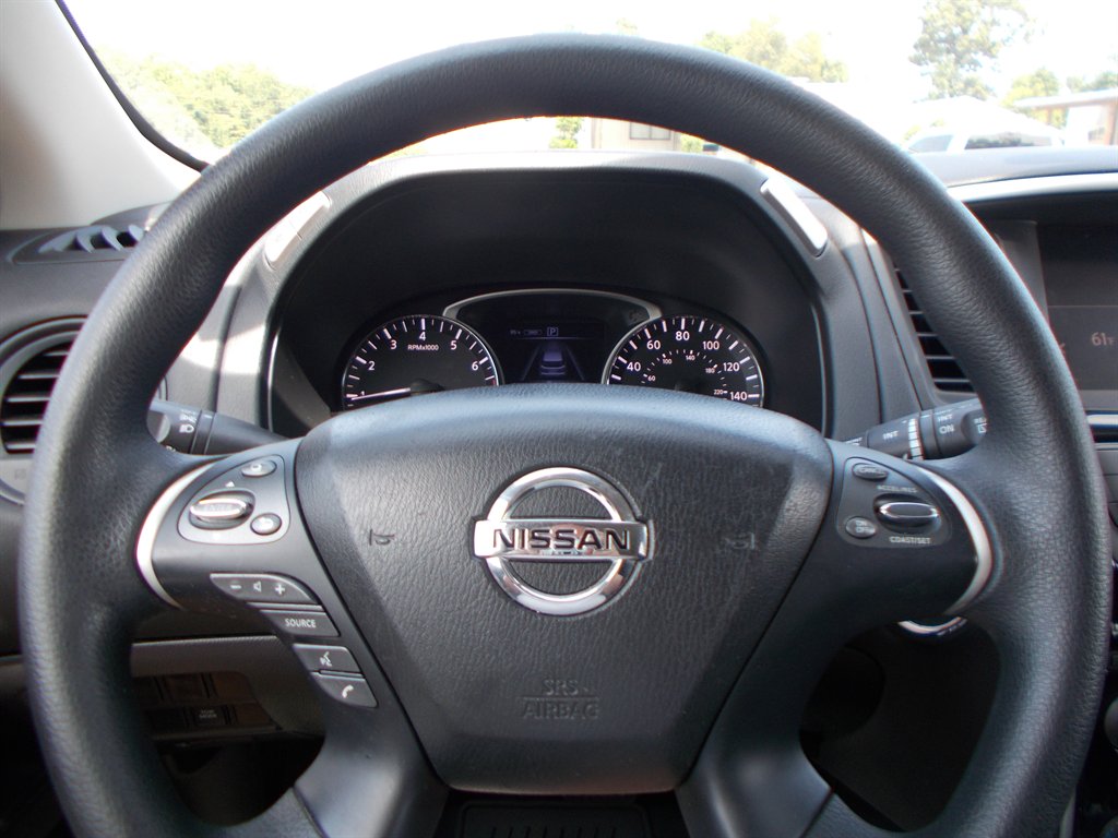 2019 Nissan Pathfinder - $12,000