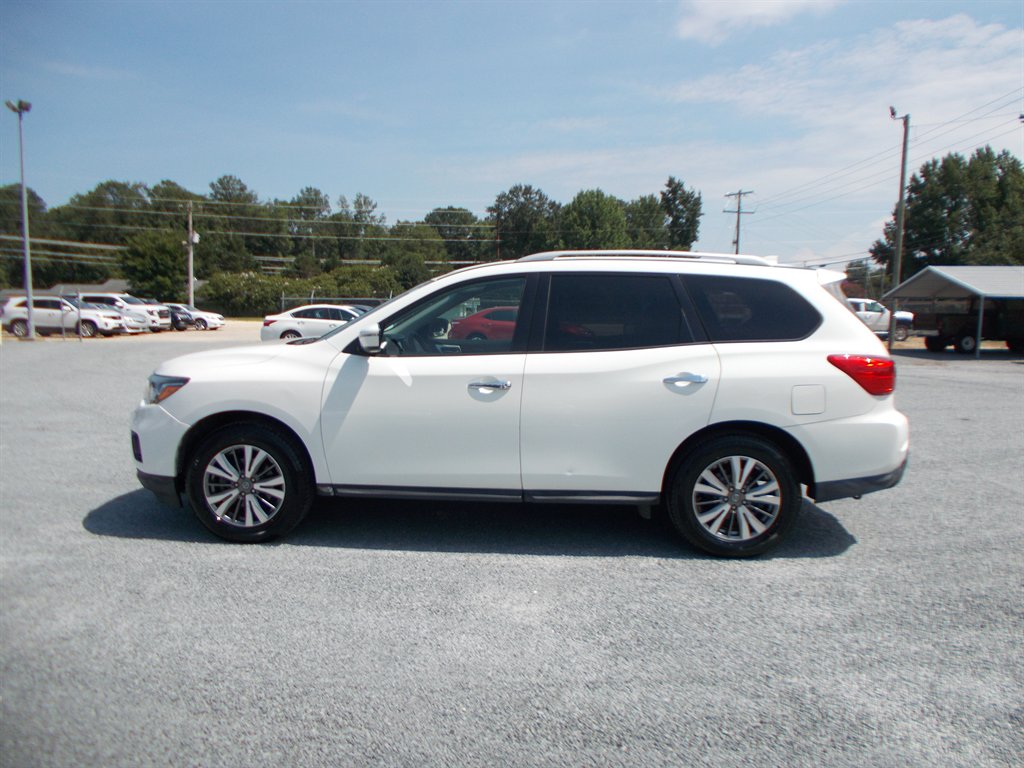 2019 Nissan Pathfinder - $12,000