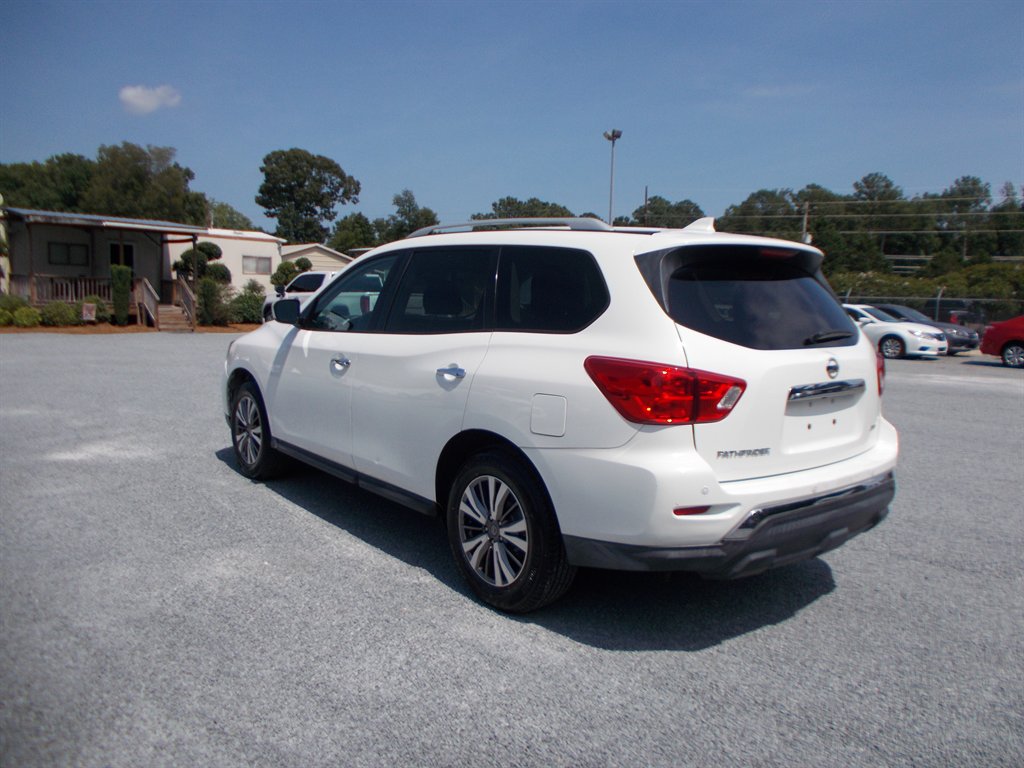 2019 Nissan Pathfinder - $12,000