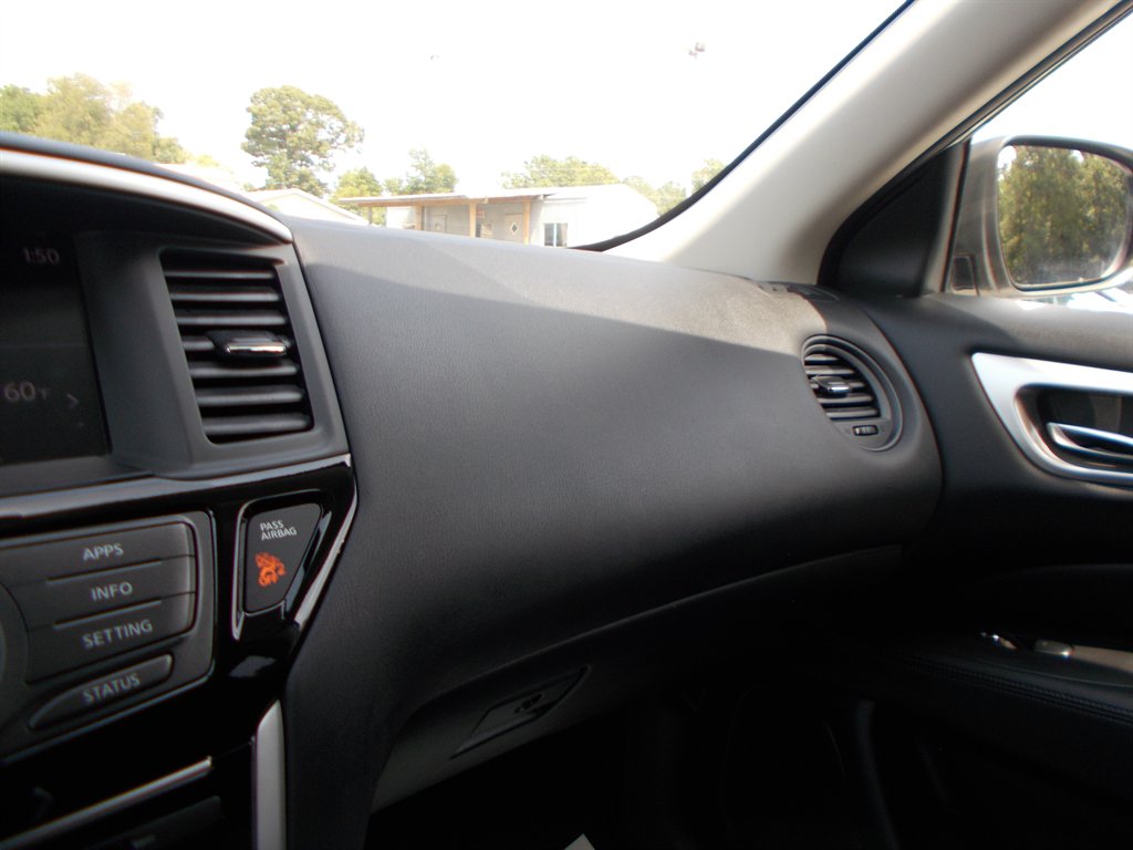 2019 Nissan Pathfinder - $12,000