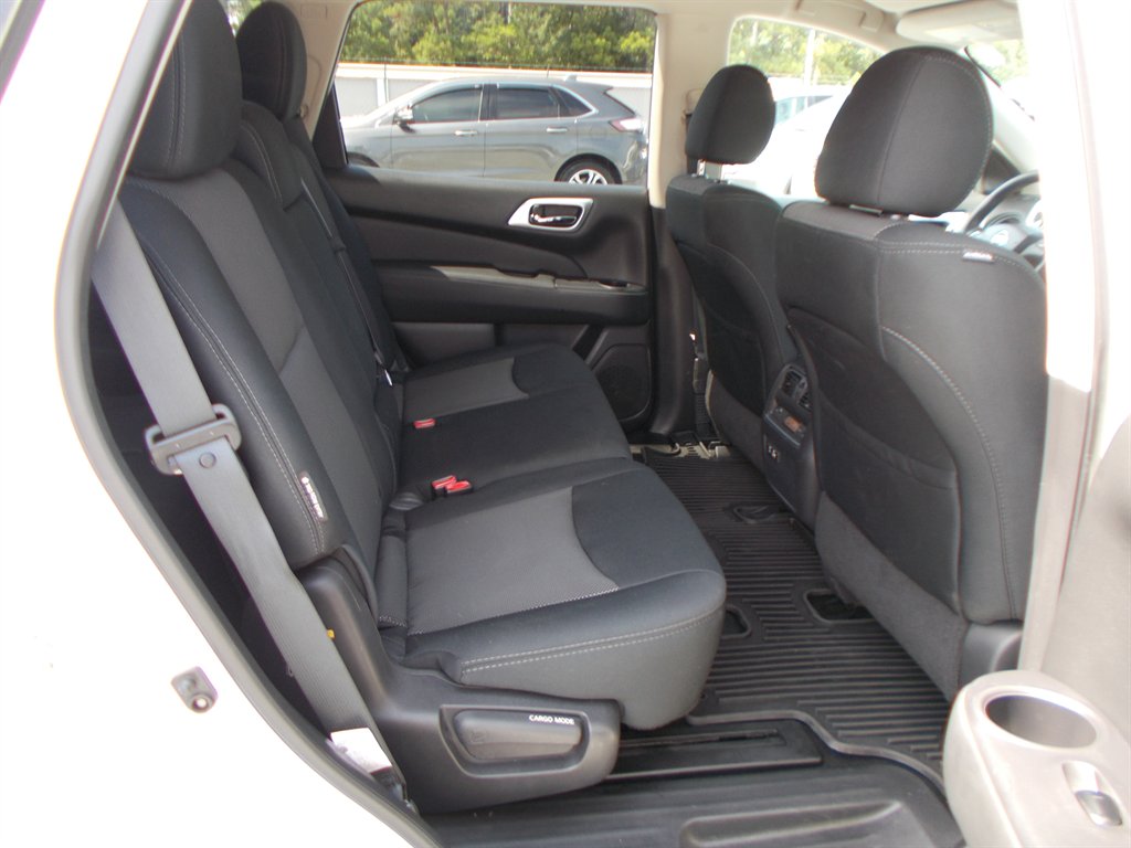 2019 Nissan Pathfinder - $12,000