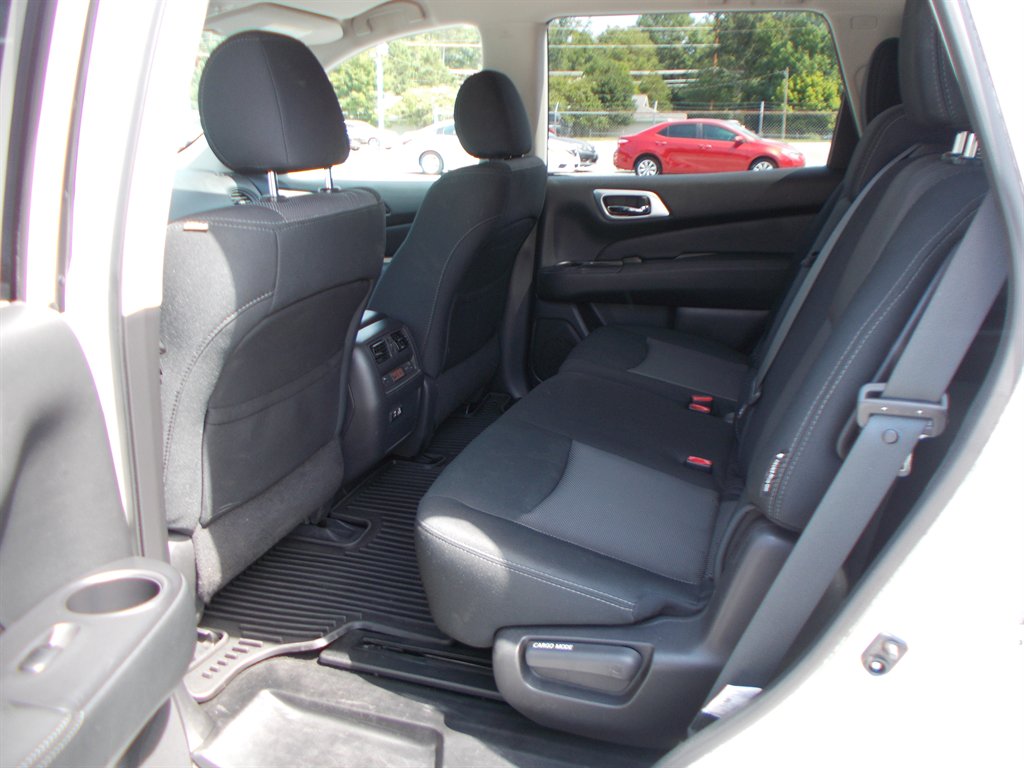 2019 Nissan Pathfinder - $12,000