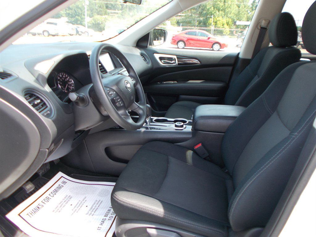 2019 Nissan Pathfinder - $12,000