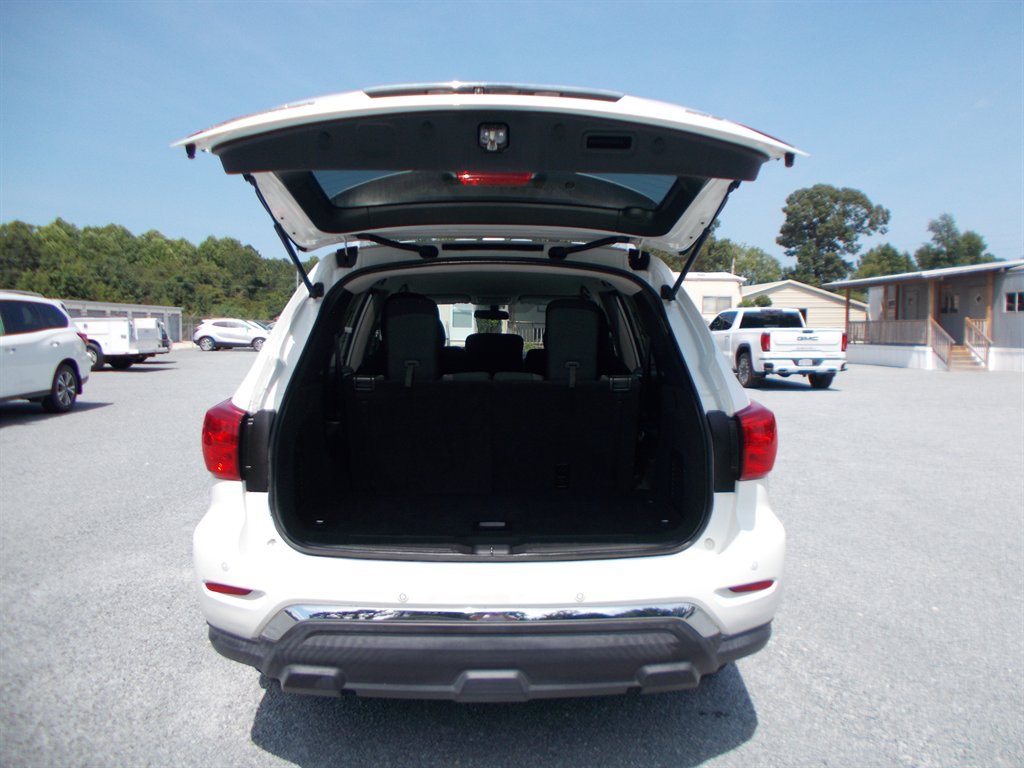 2019 Nissan Pathfinder - $12,000