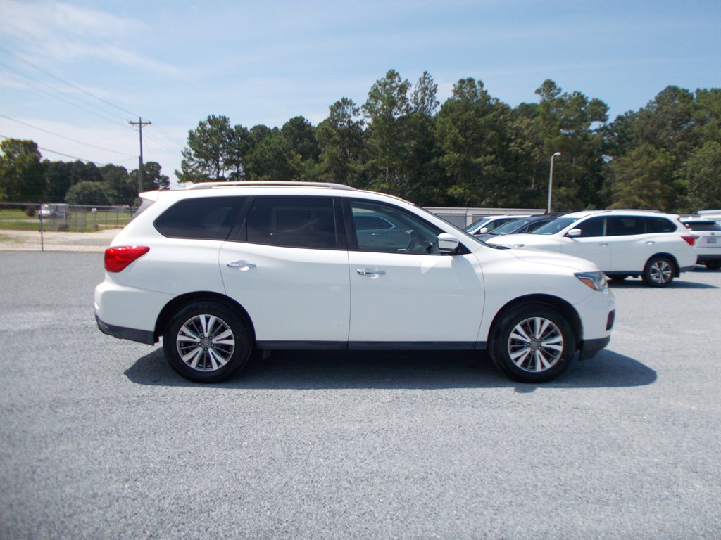2019 Nissan Pathfinder - $12,000