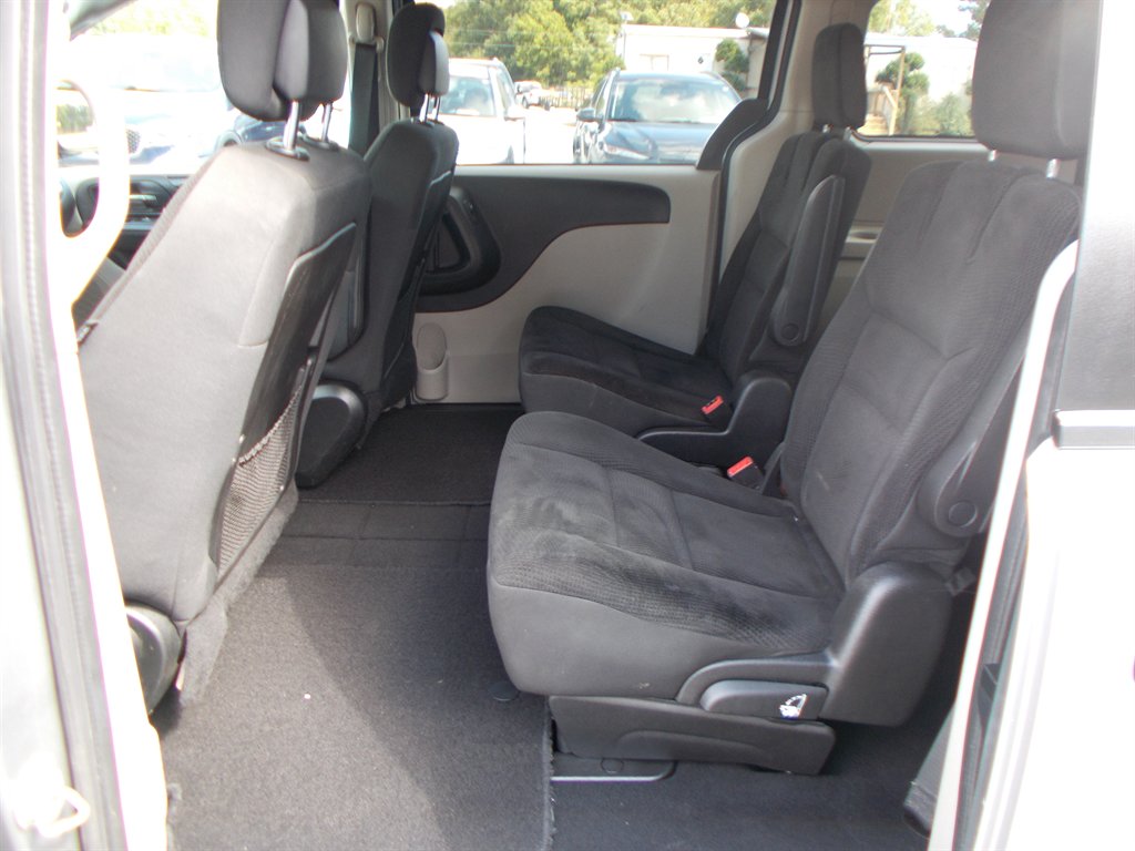 2019 Dodge Grand Caravan - $11,500