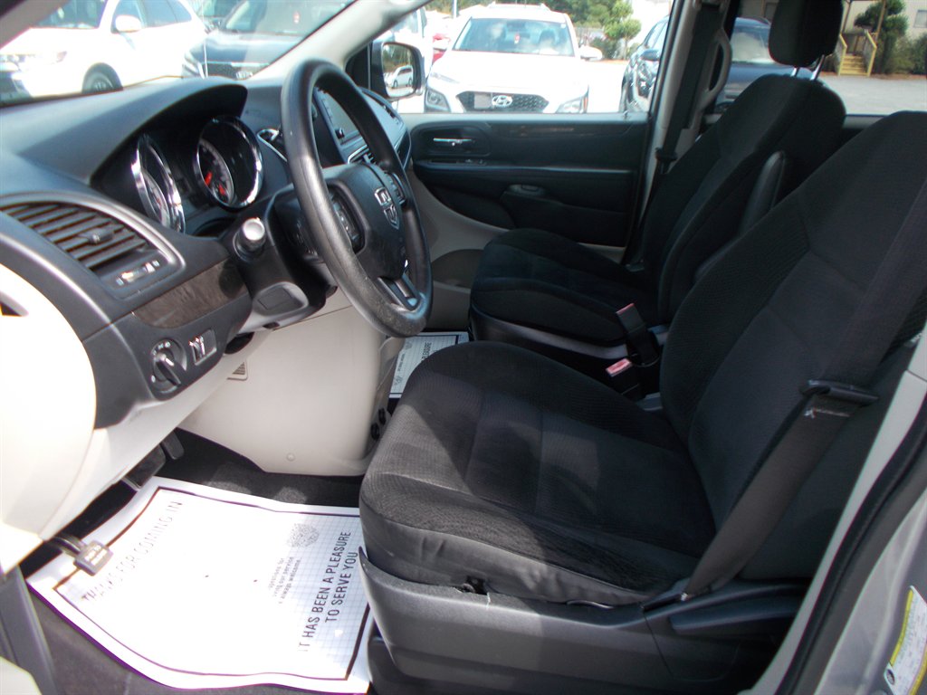2019 Dodge Grand Caravan - $11,500