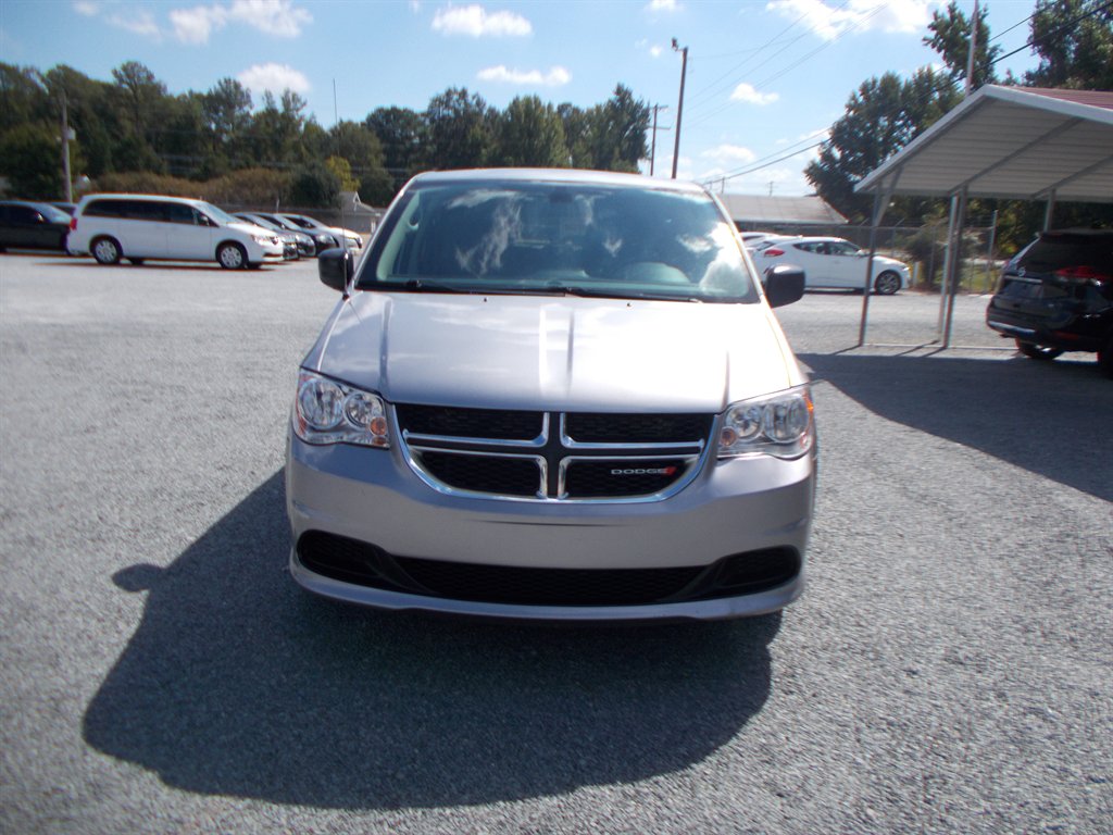 2019 Dodge Grand Caravan - $11,500