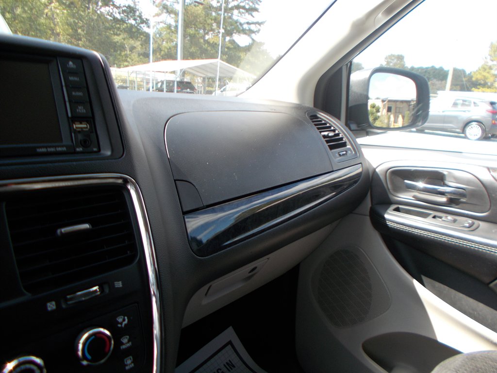 2019 Dodge Grand Caravan - $11,500