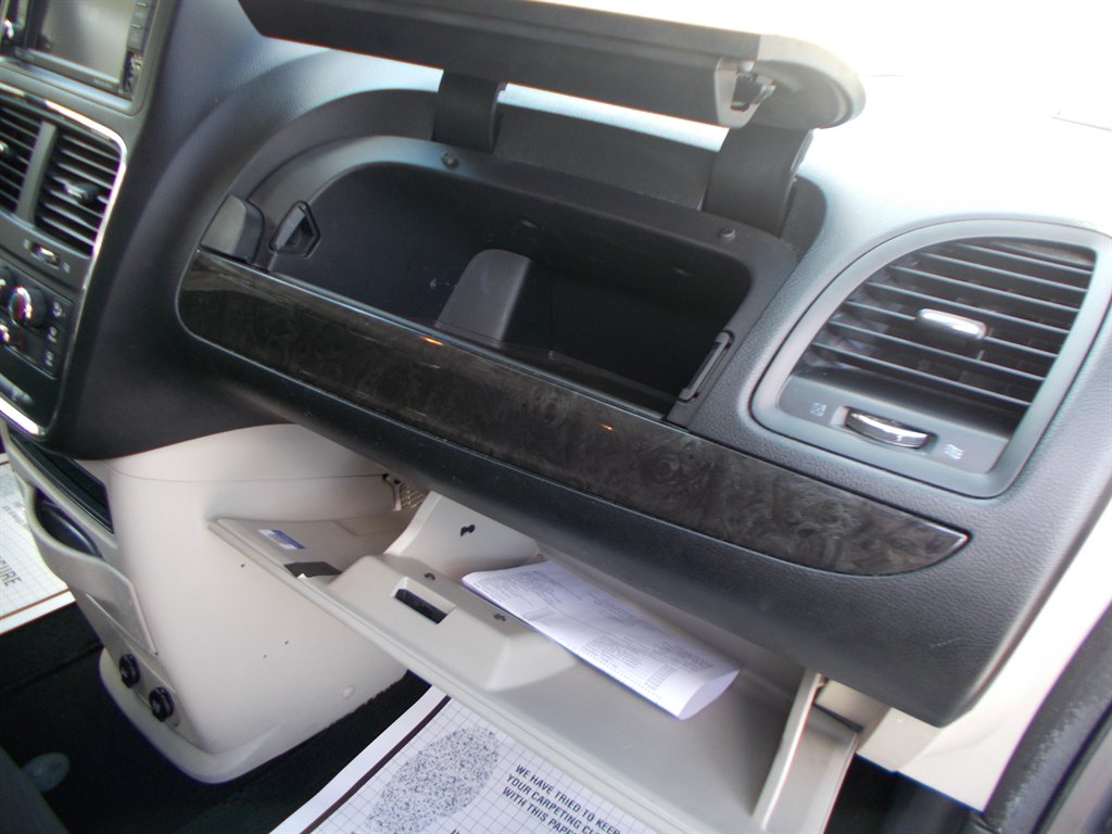 2019 Dodge Grand Caravan - $11,500