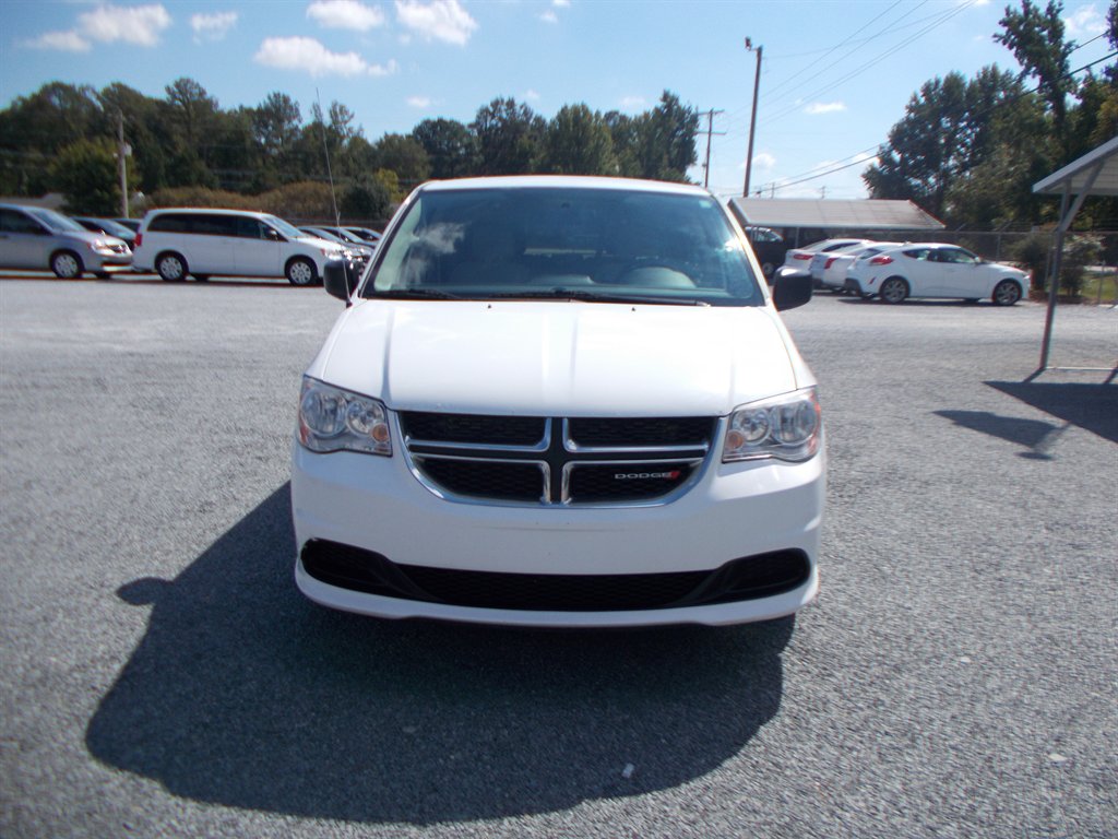 2016 Dodge Grand Caravan - $10,500