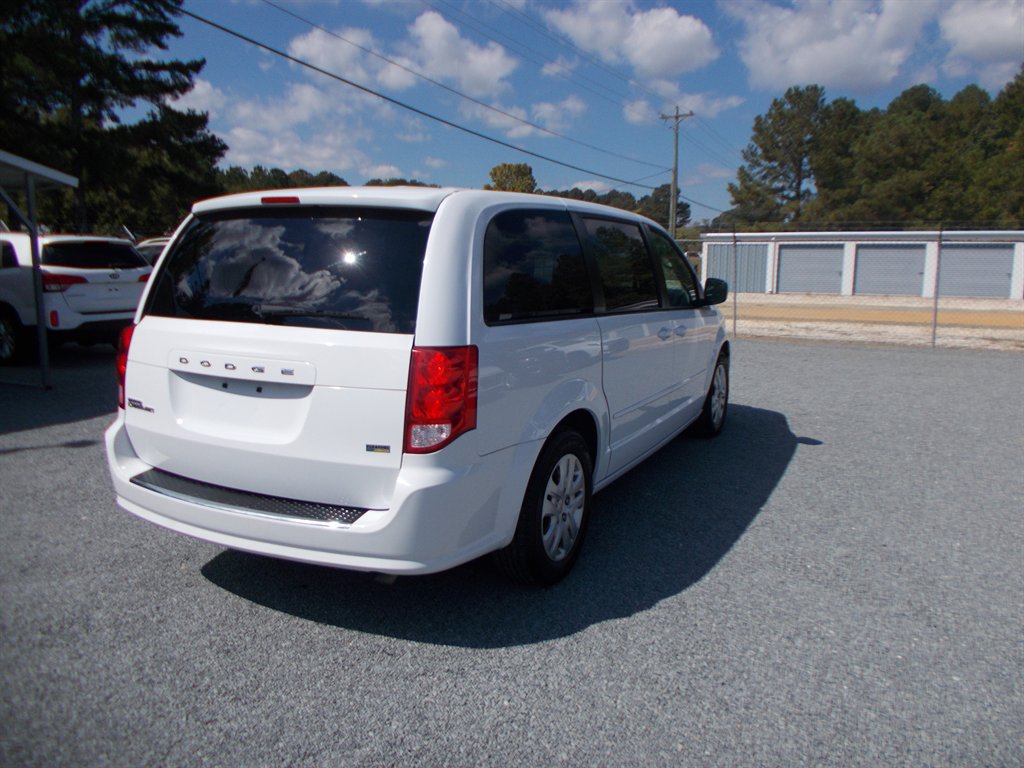 2016 Dodge Grand Caravan - $10,500