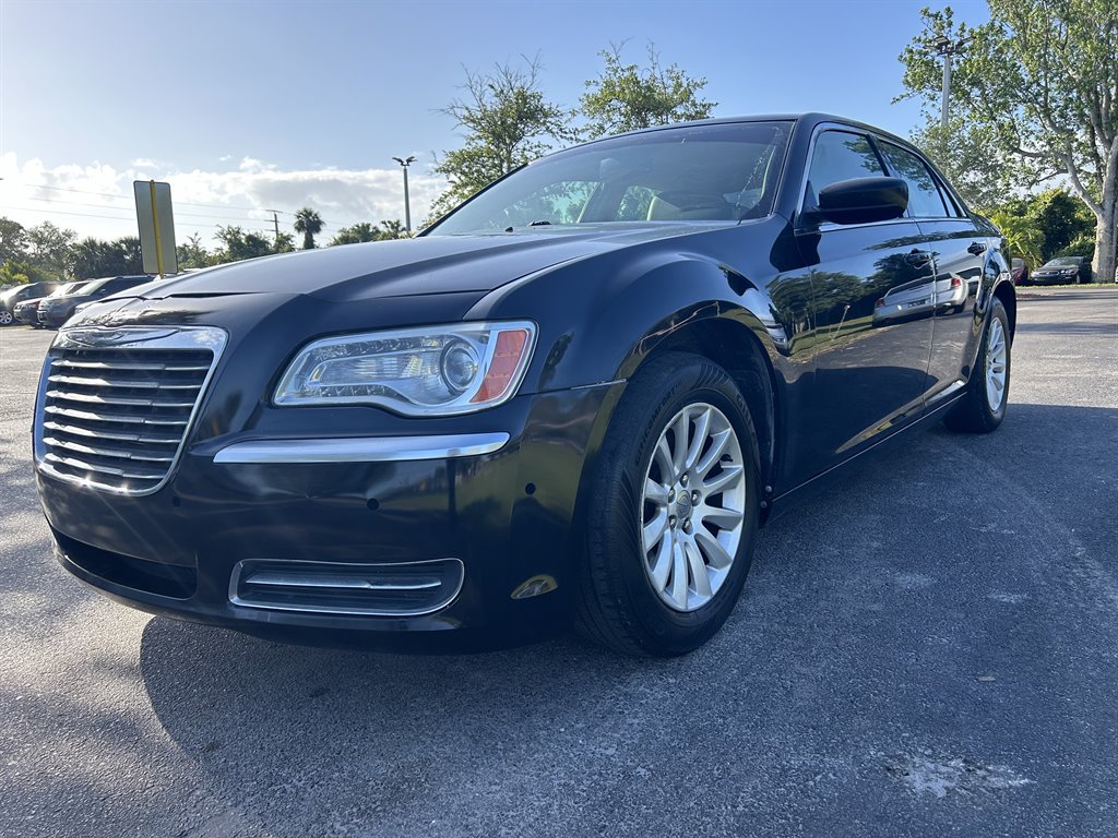 2023 Chrysler Pacifica Hybrid Touring L photo 2