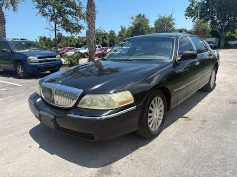 2004 Lincoln Town Car