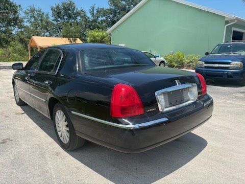 2004 Lincoln Town Car
