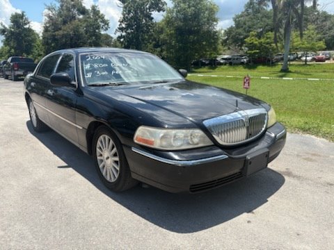 2004 Lincoln Town Car