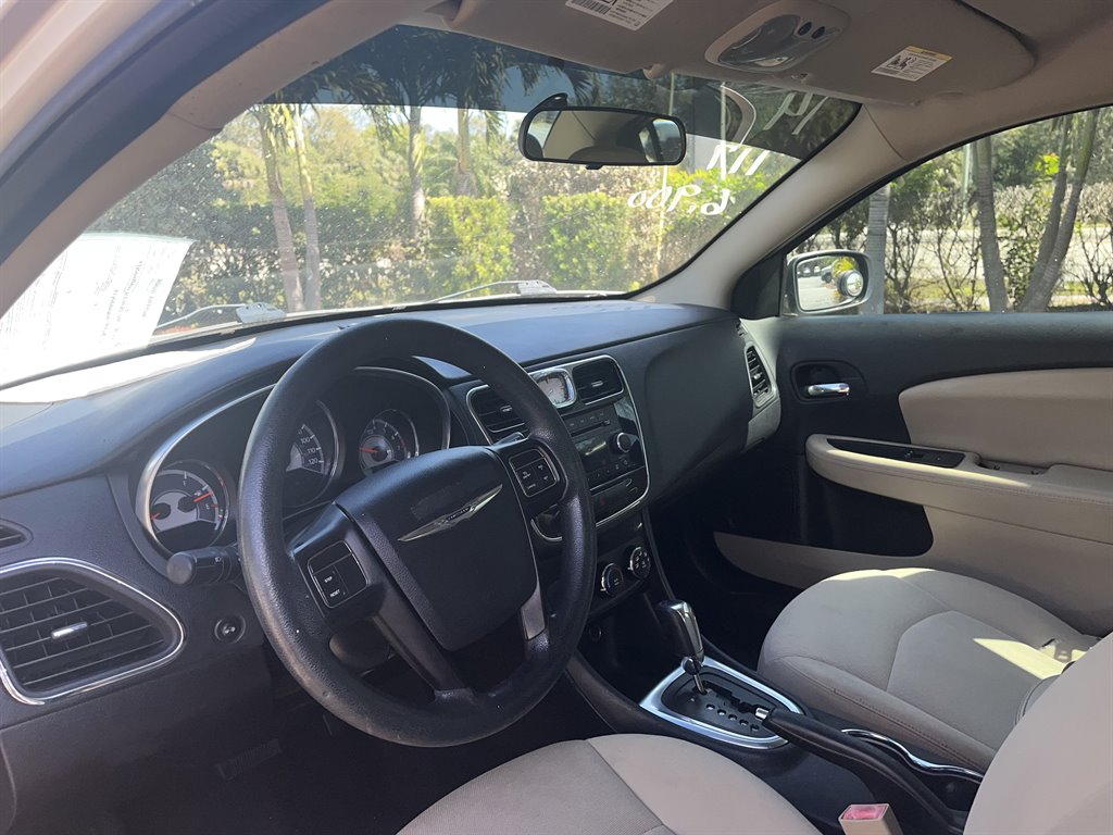 2014 Chrysler 200