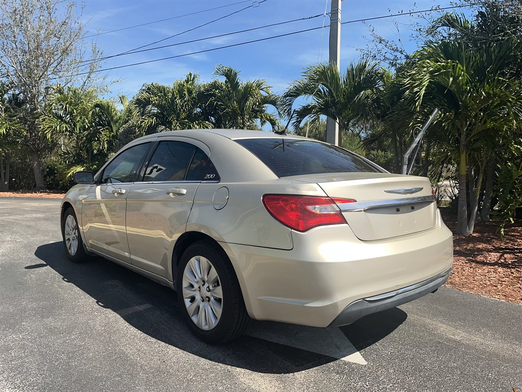 2014 Chrysler 200