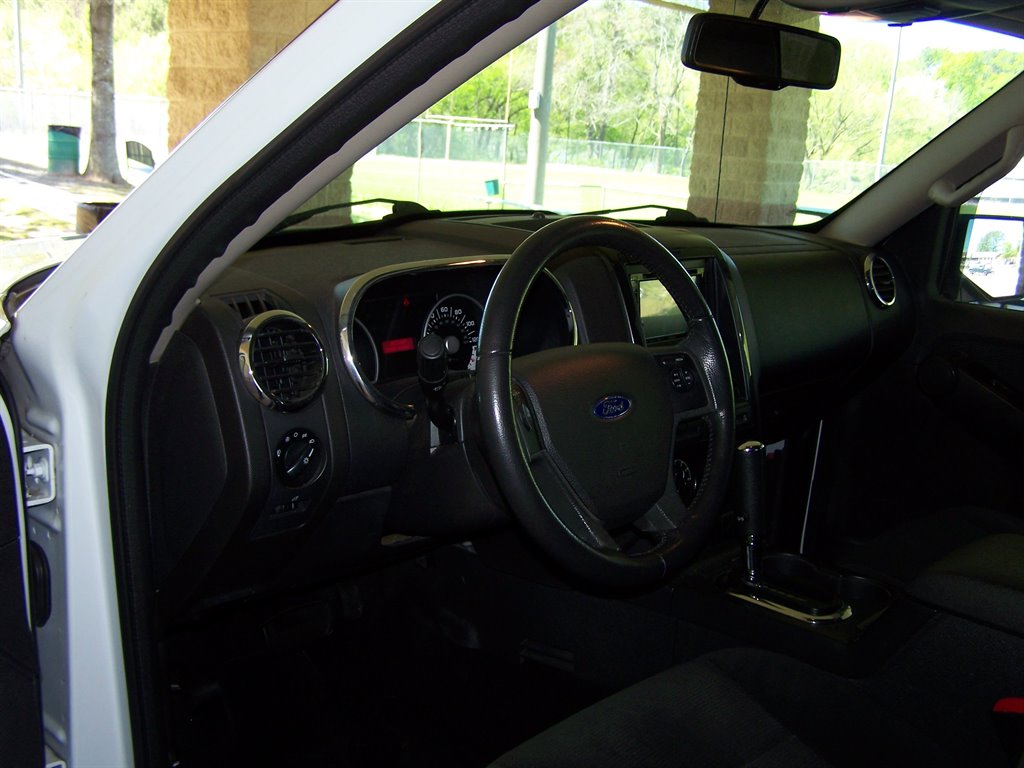 2009 Ford Explorer XLT photo