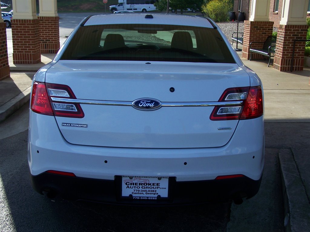 2015 Ford Taurus - $12,990