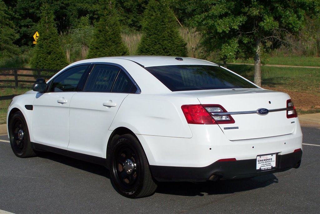 2015 Ford Taurus - $12,990