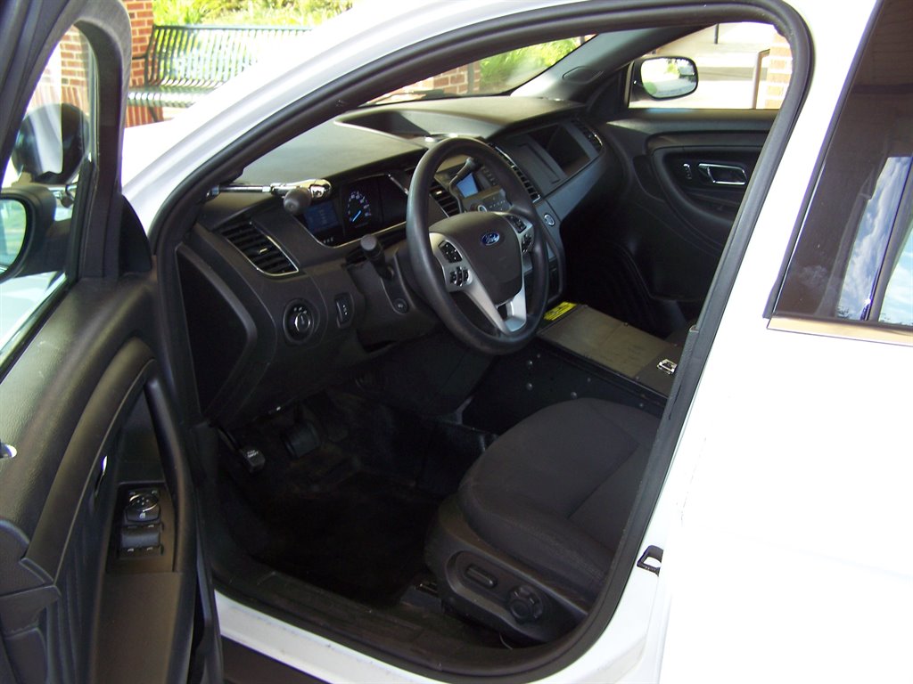 2015 Ford Taurus - $12,990