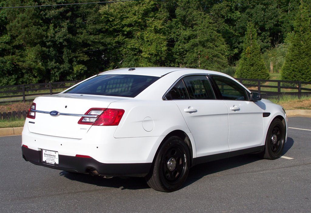 2015 Ford Taurus - $12,990
