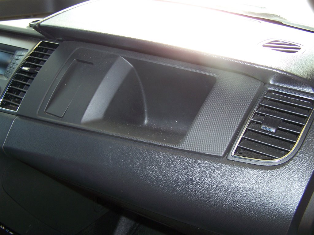 2015 Ford Taurus - $12,990