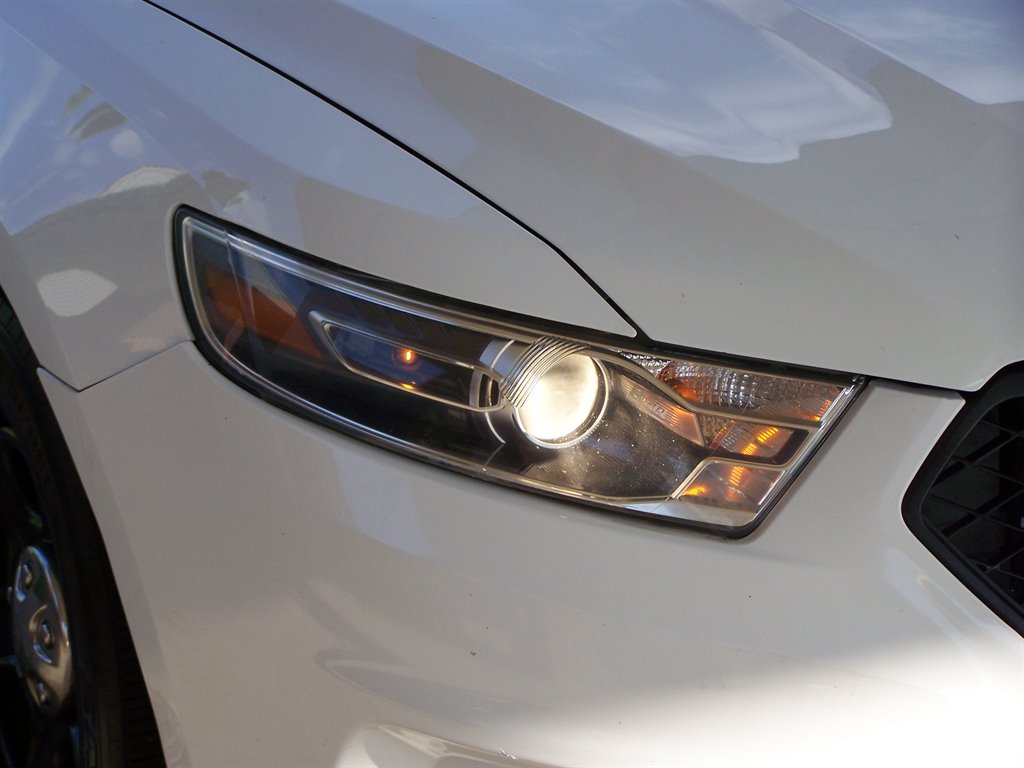 2015 Ford Taurus - $12,990