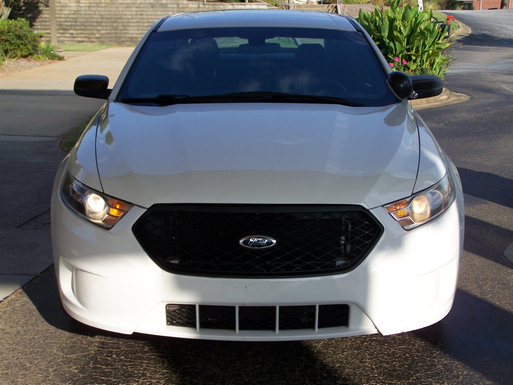 2015 Ford Taurus - $12,990