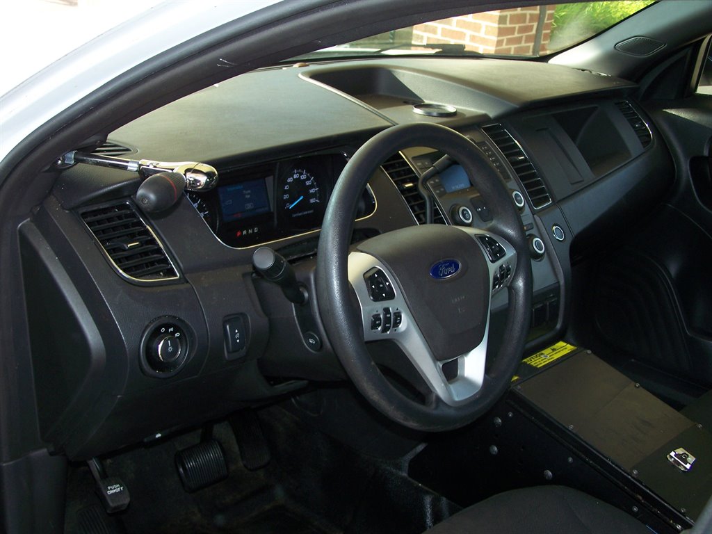 2015 Ford Taurus - $12,990