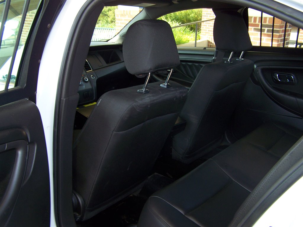 2015 Ford Taurus - $12,990