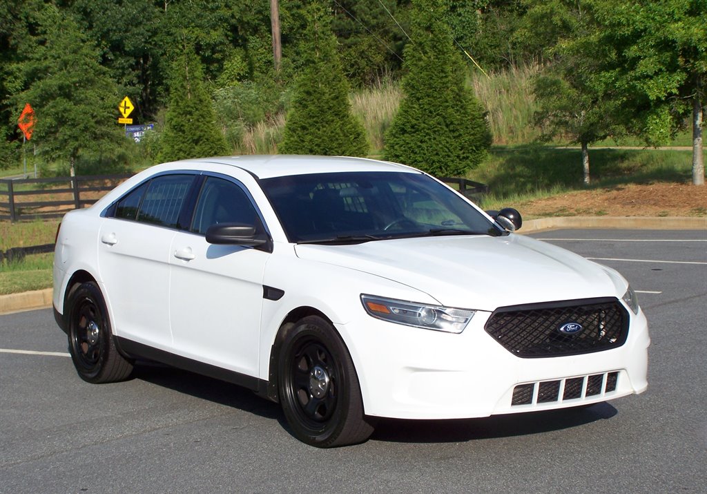 2015 Ford Taurus - $12,990