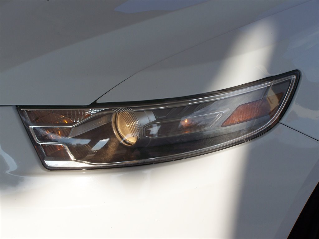 2015 Ford Taurus - $12,990