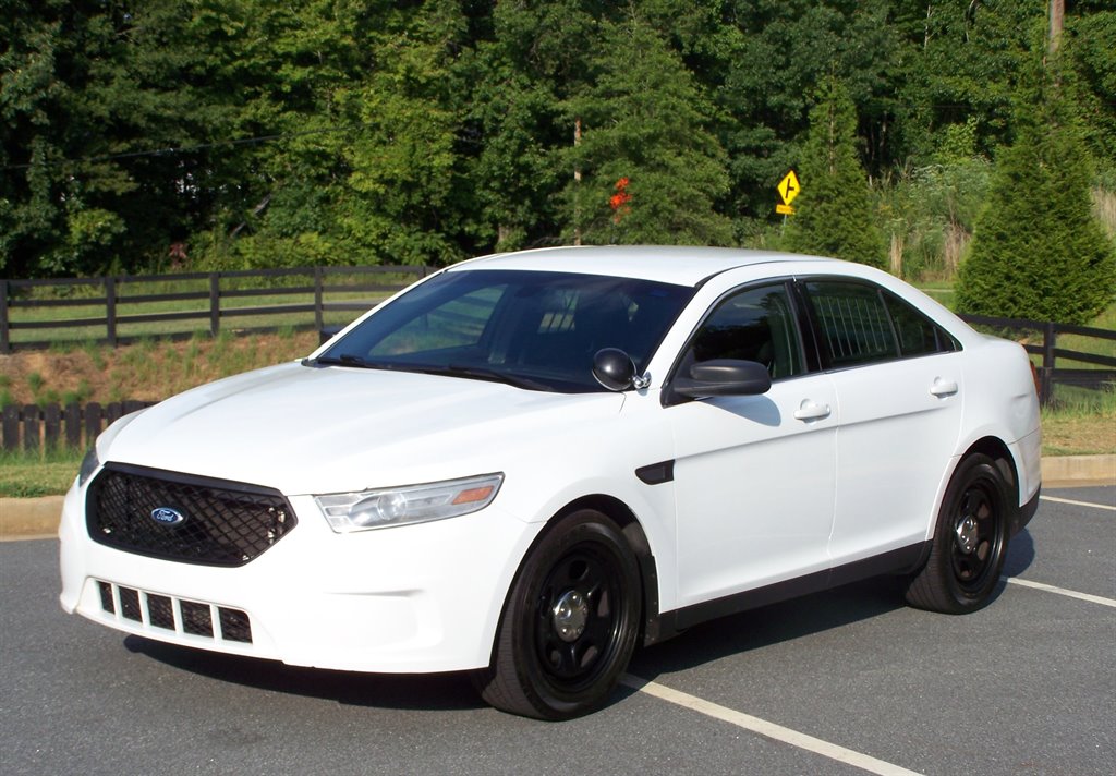 2015 Ford Taurus - $12,990