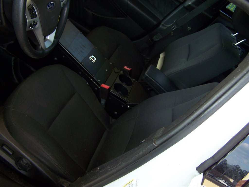 2015 Ford Taurus - $12,990